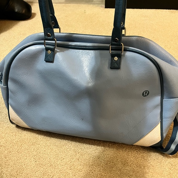 Vintage leather Lululemon duffle bag - Picture 3 of 3